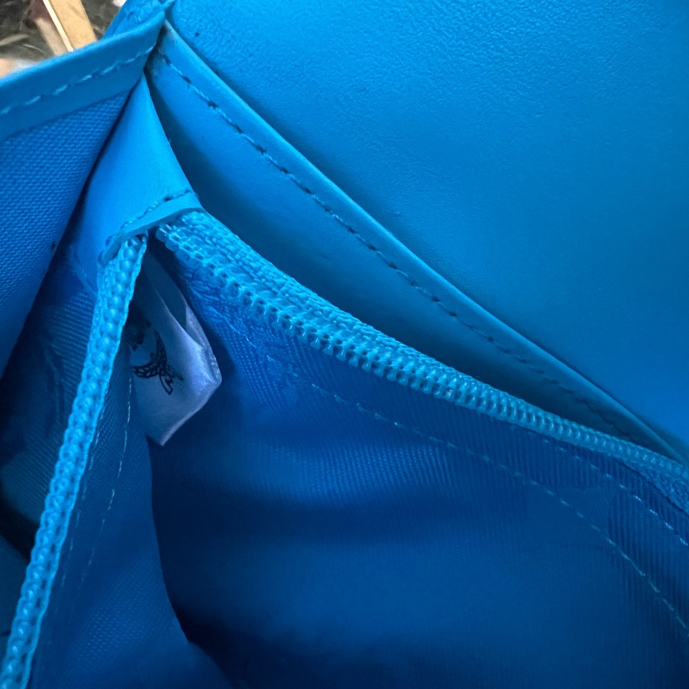 MCM Snap Long Wallet - Picture 9 of 13